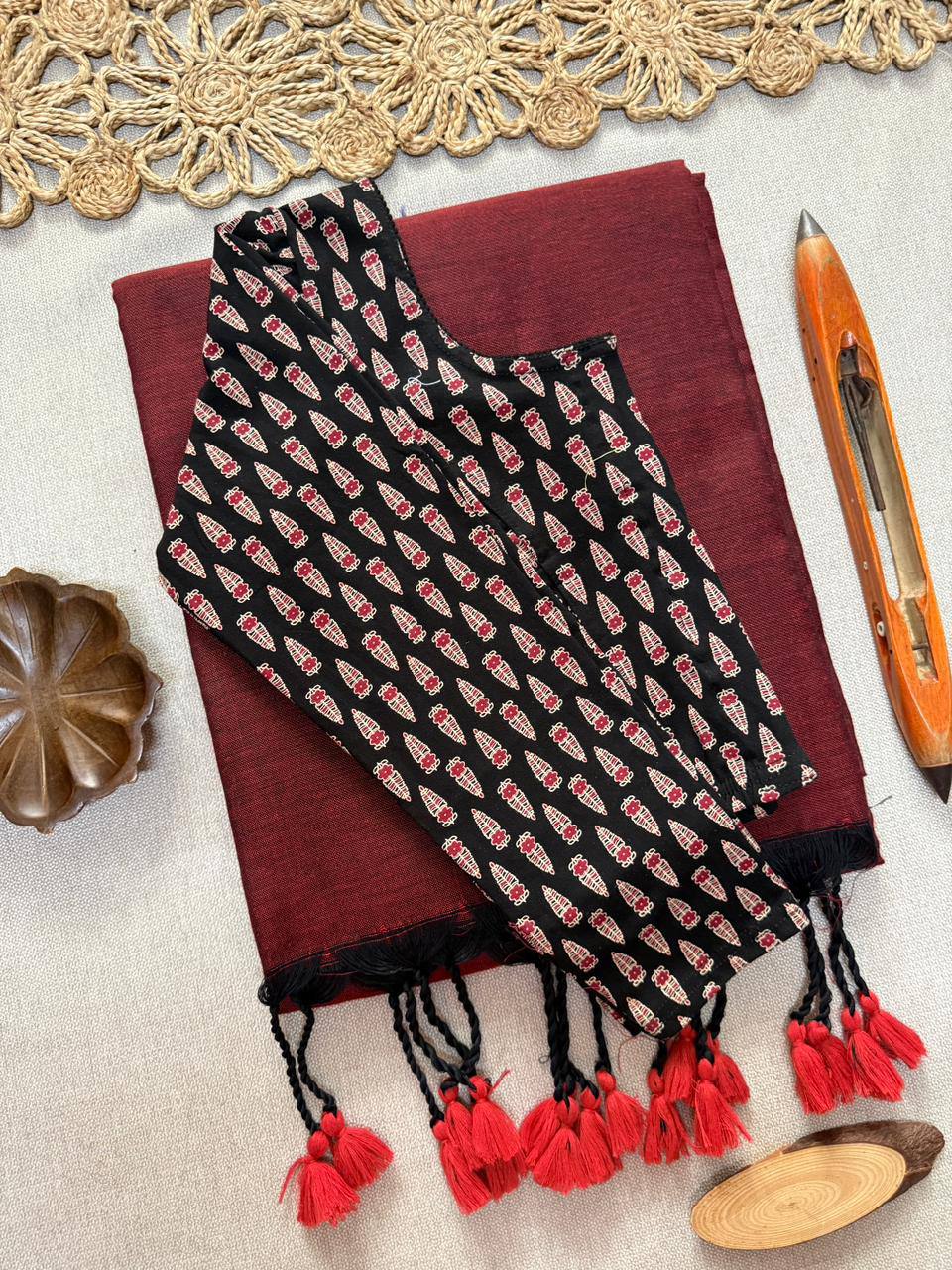 Elegant Khadi Cotton Saree with Stretchable Ajrak Print Blouse