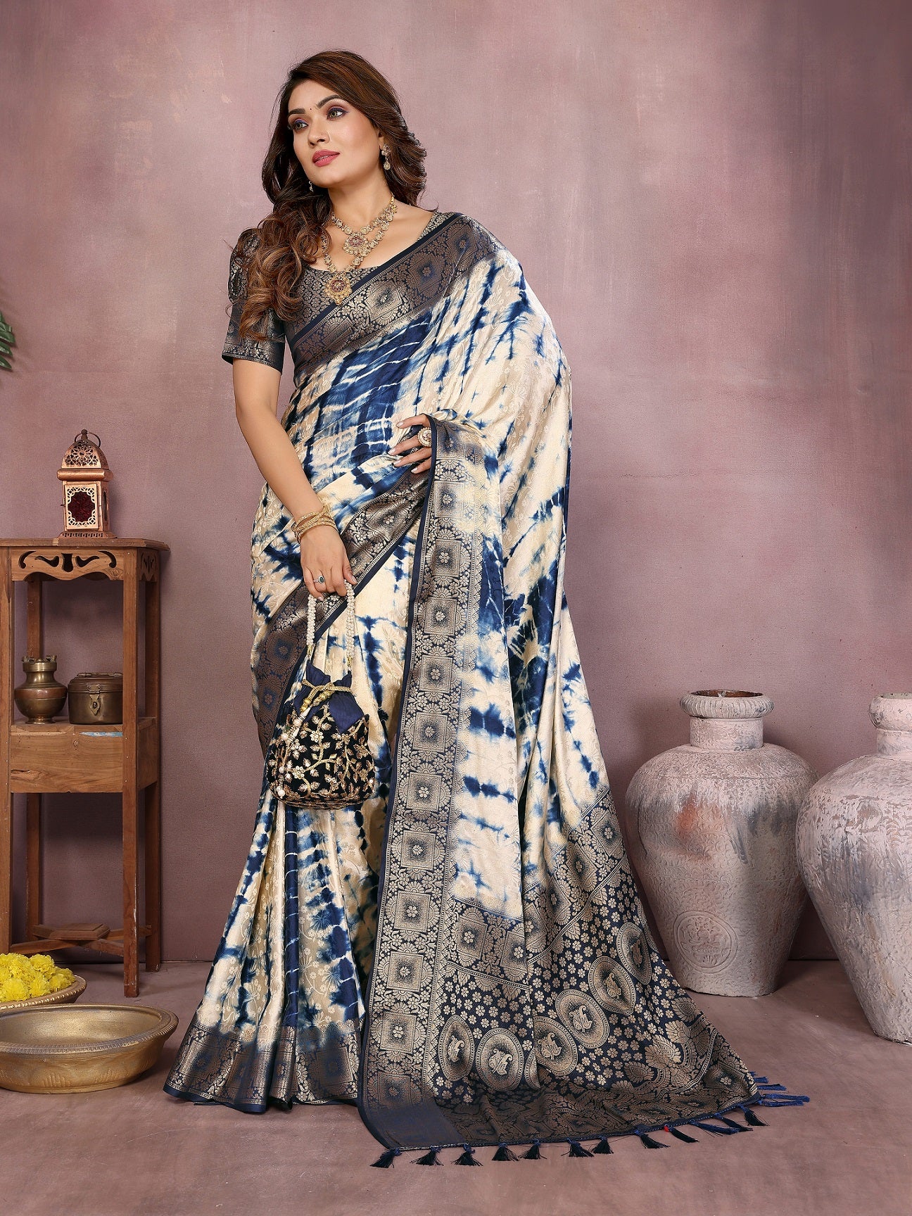 Broad Zari Weaving Border Sibori Design Saree