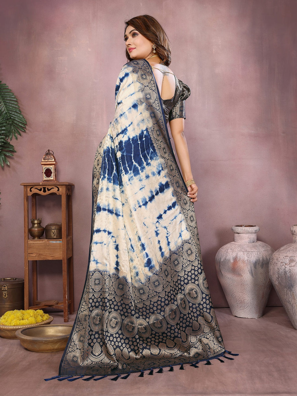 Broad Zari Weaving Border Sibori Design Saree