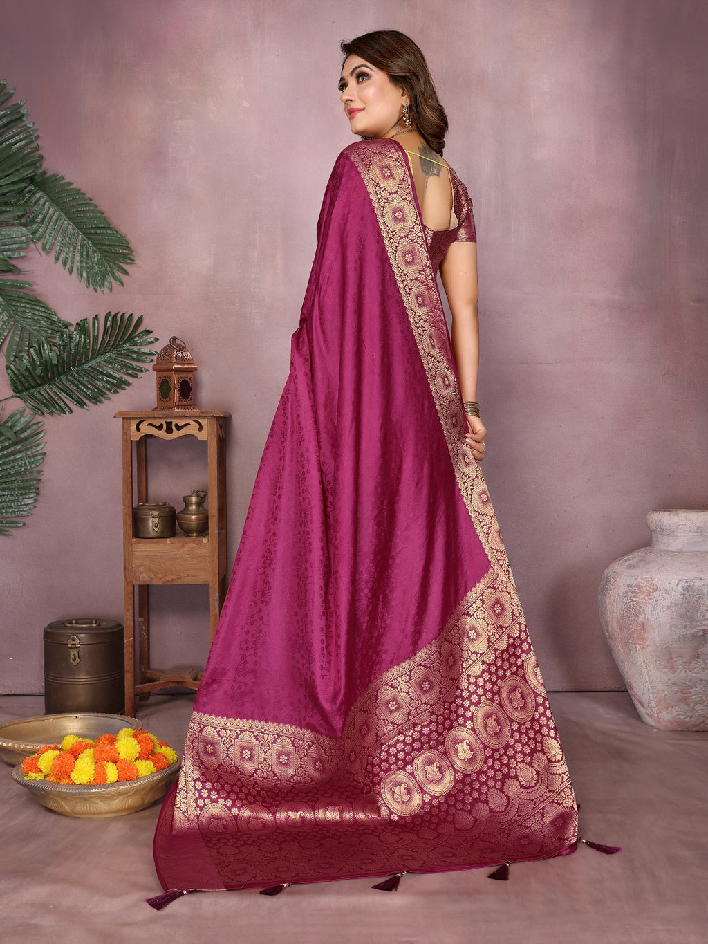 Gala Pallu Hand Dyed Satin Silk Saree