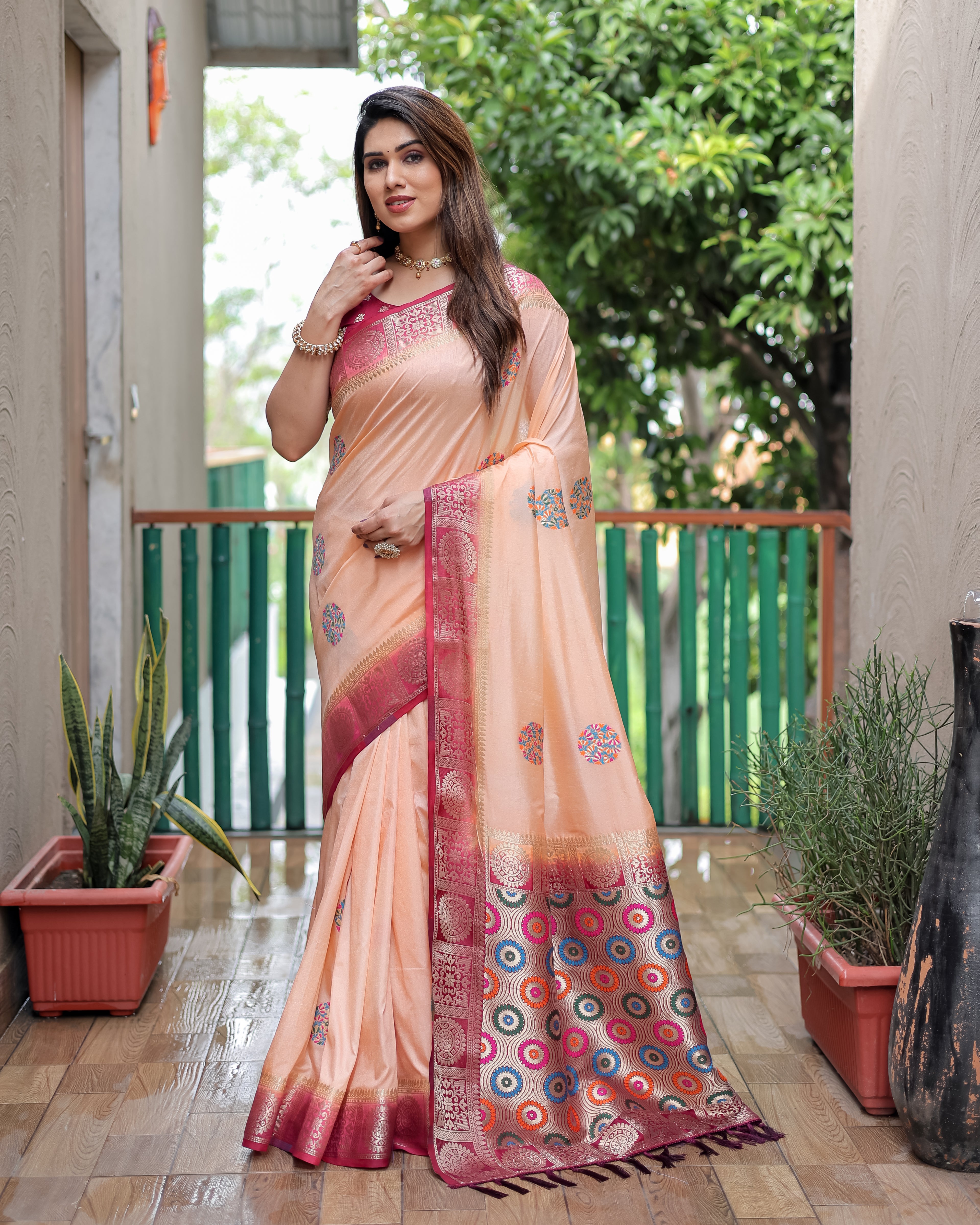 Dola Silk Saree with Contrast Border and Rich Pallu