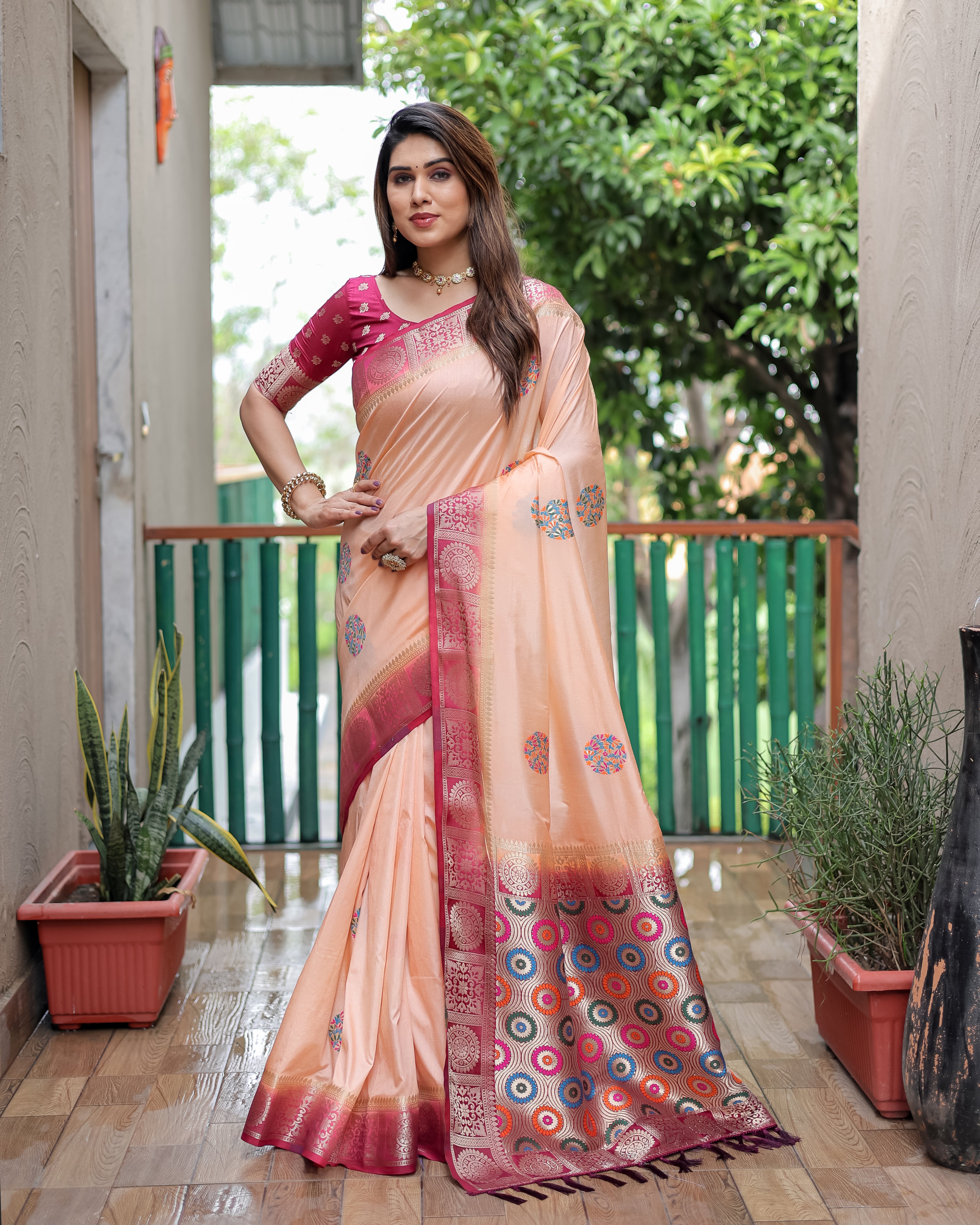 Dola Silk Saree with Contrast Border and Rich Pallu
