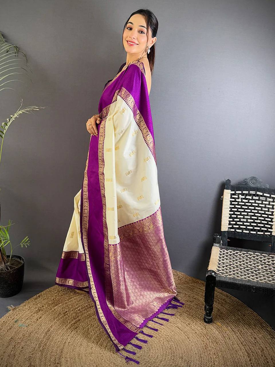 Soft Silk Kanjivaram Saree with Copper Zari Weaving