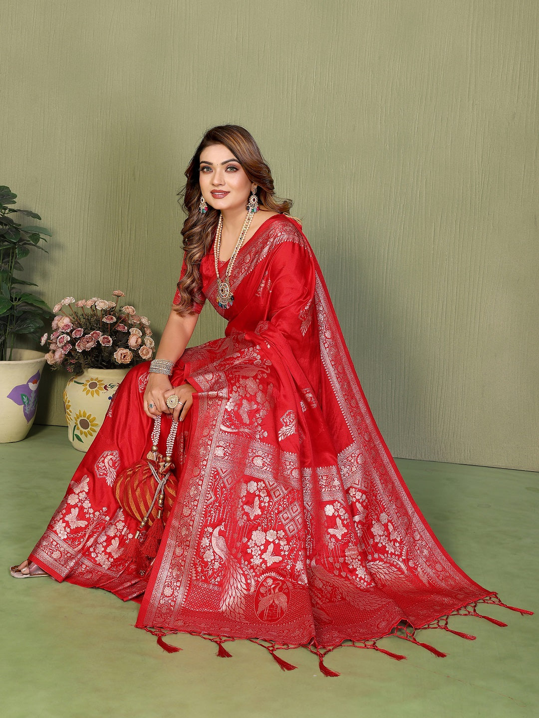 Zari Butta and Contrast Border Handloom Satin Silk Saree