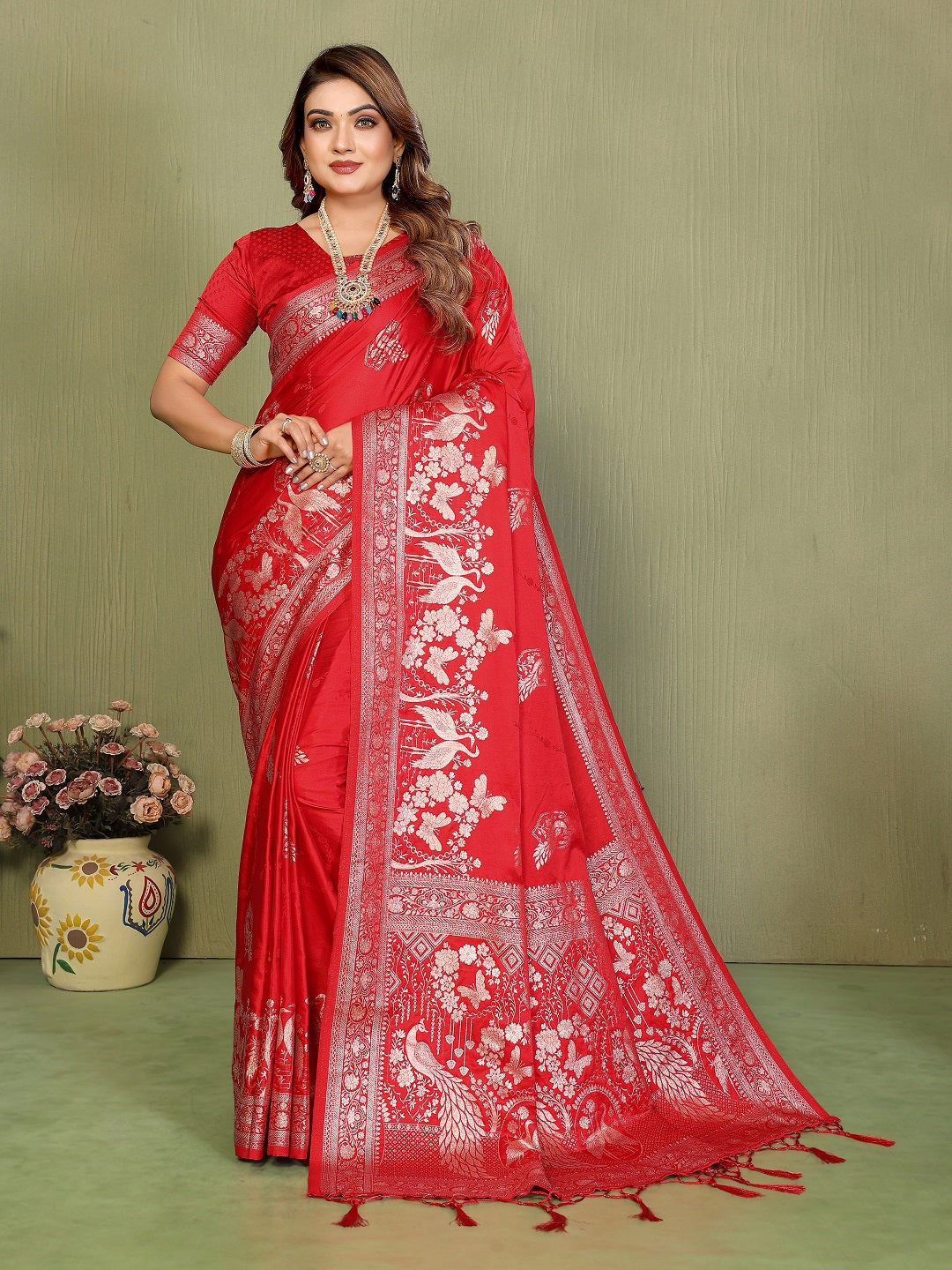 Zari Butta and Contrast Border Handloom Satin Silk Saree