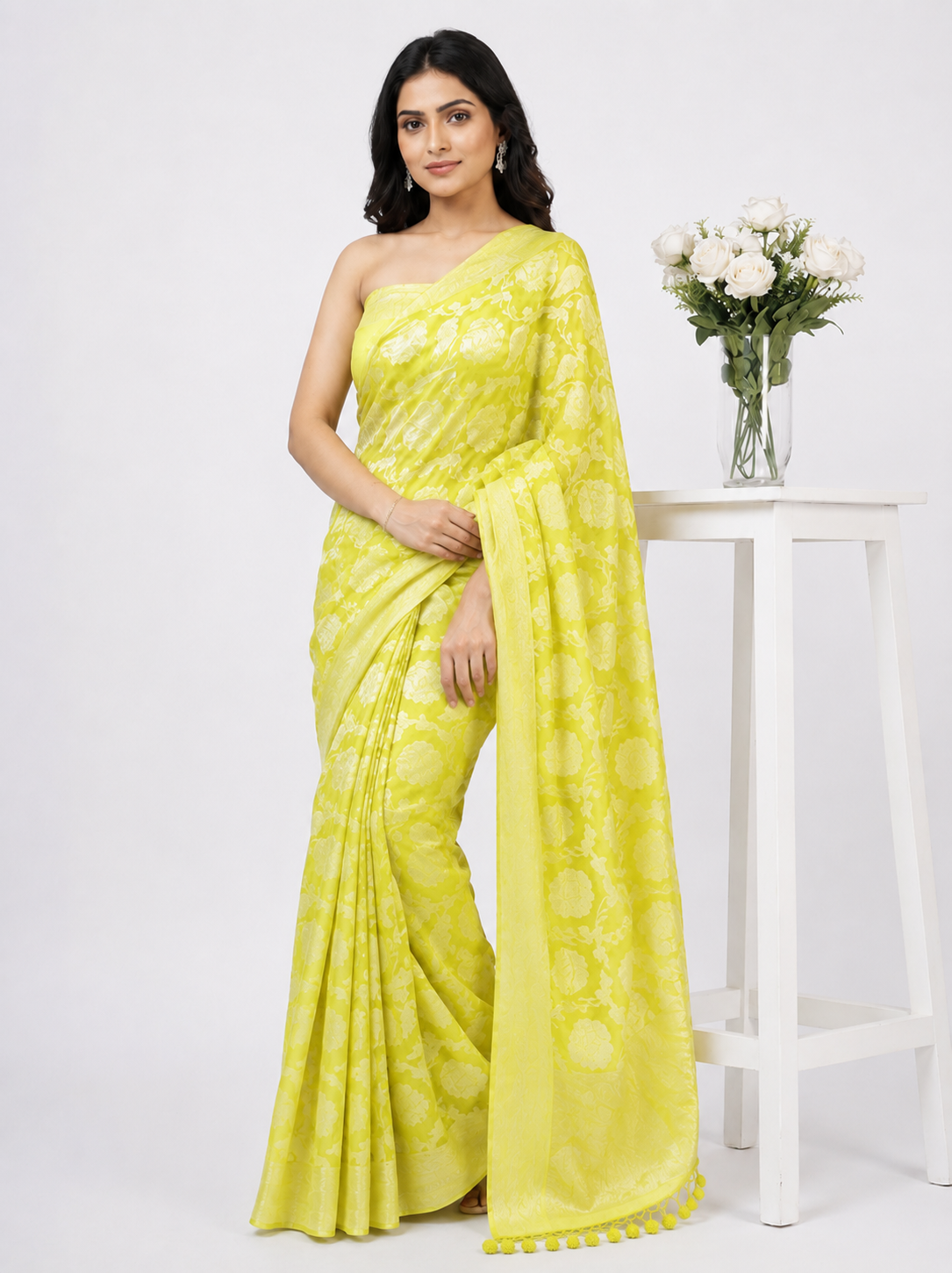 Fantabulous Yellow Soft Silk Saree With Tempting Blouse Piece Secondary image