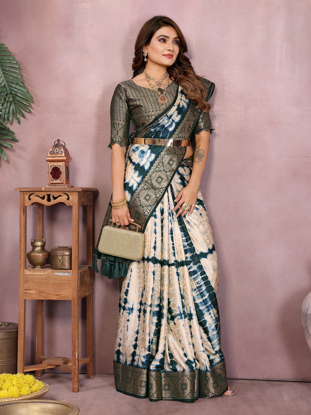 Broad Zari Weaving Border Sibori Design Saree