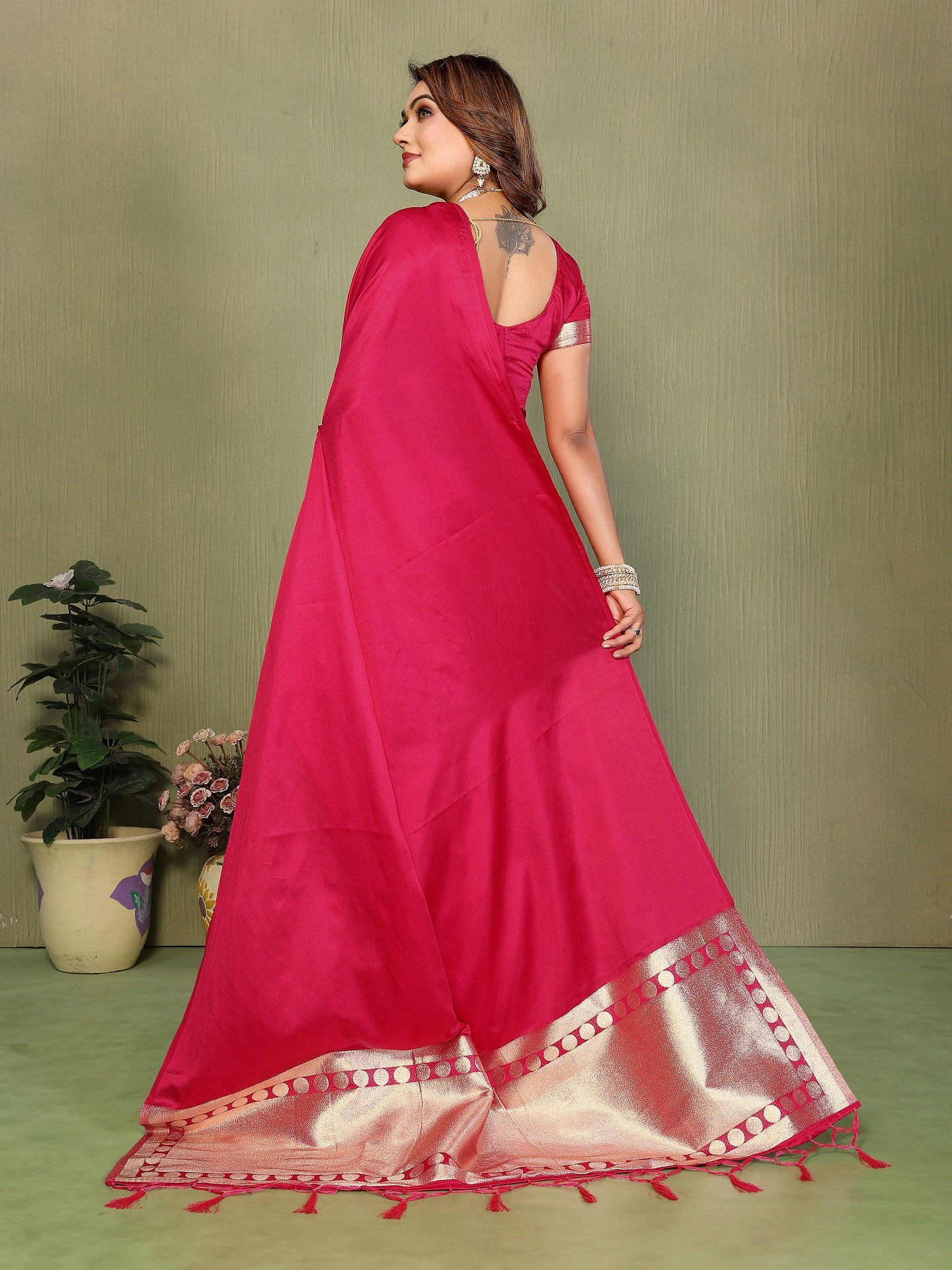 Lagadi Patta Soft Satin Silk Gala Pallu Saree