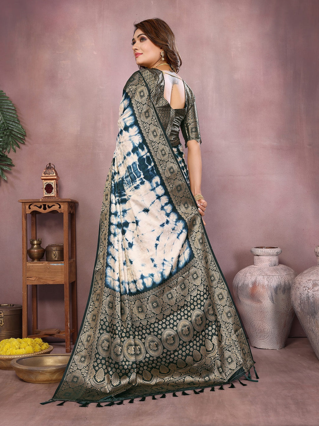 Broad Zari Weaving Border Sibori Design Saree