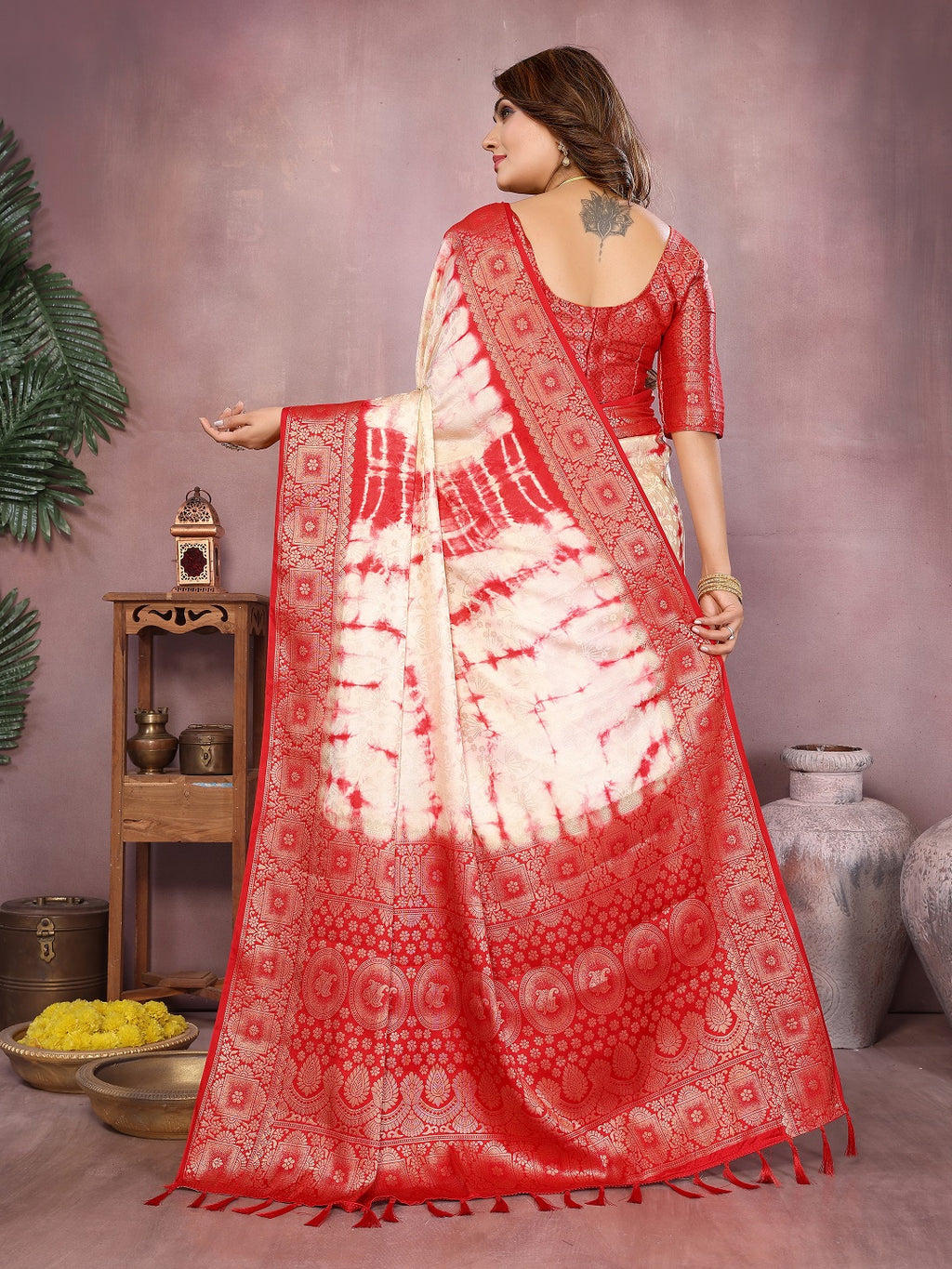 Broad Zari Weaving Border Sibori Design Saree