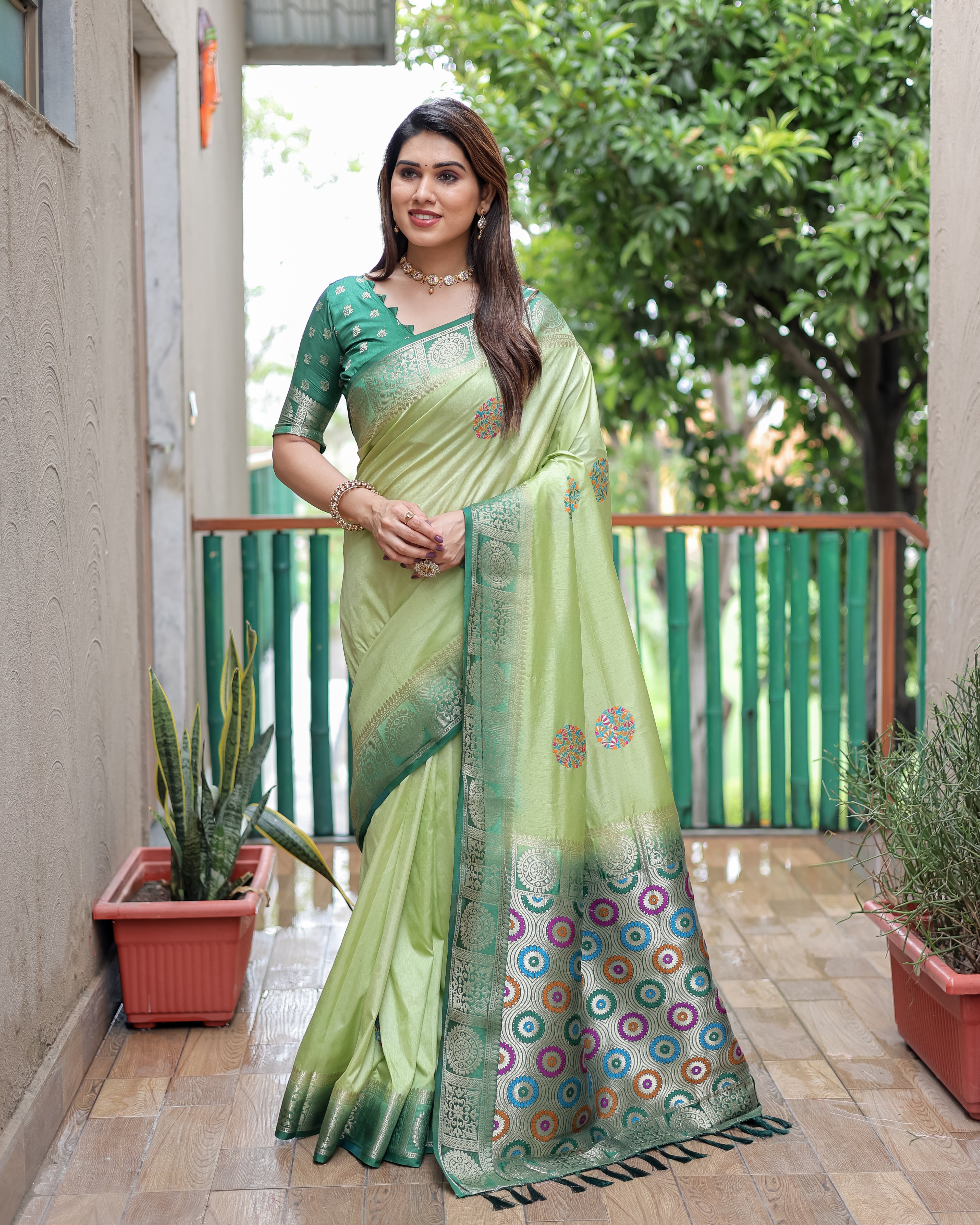 Dola Silk Saree with Contrast Border and Rich Pallu