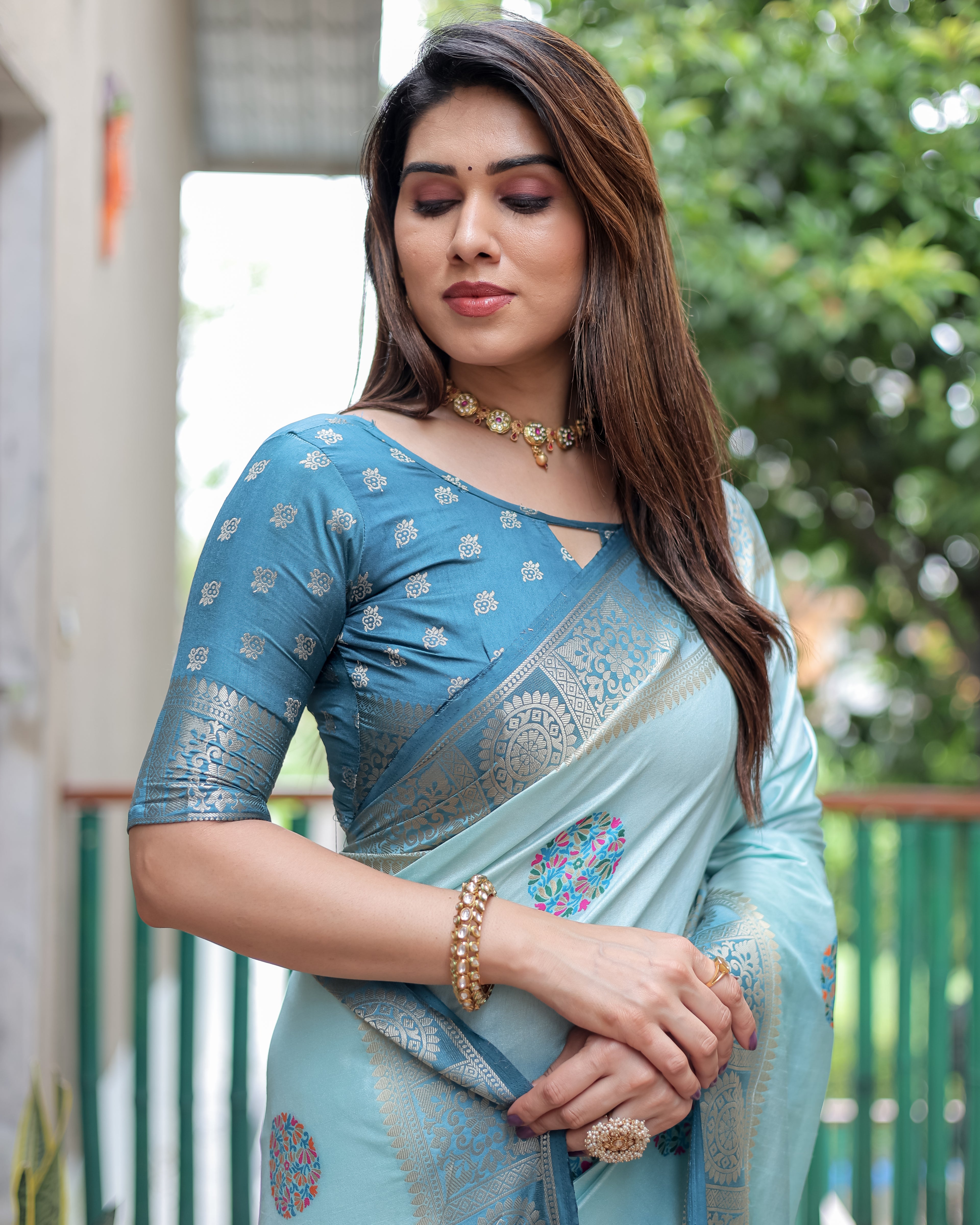 Dola Silk Saree with Contrast Border and Rich Pallu