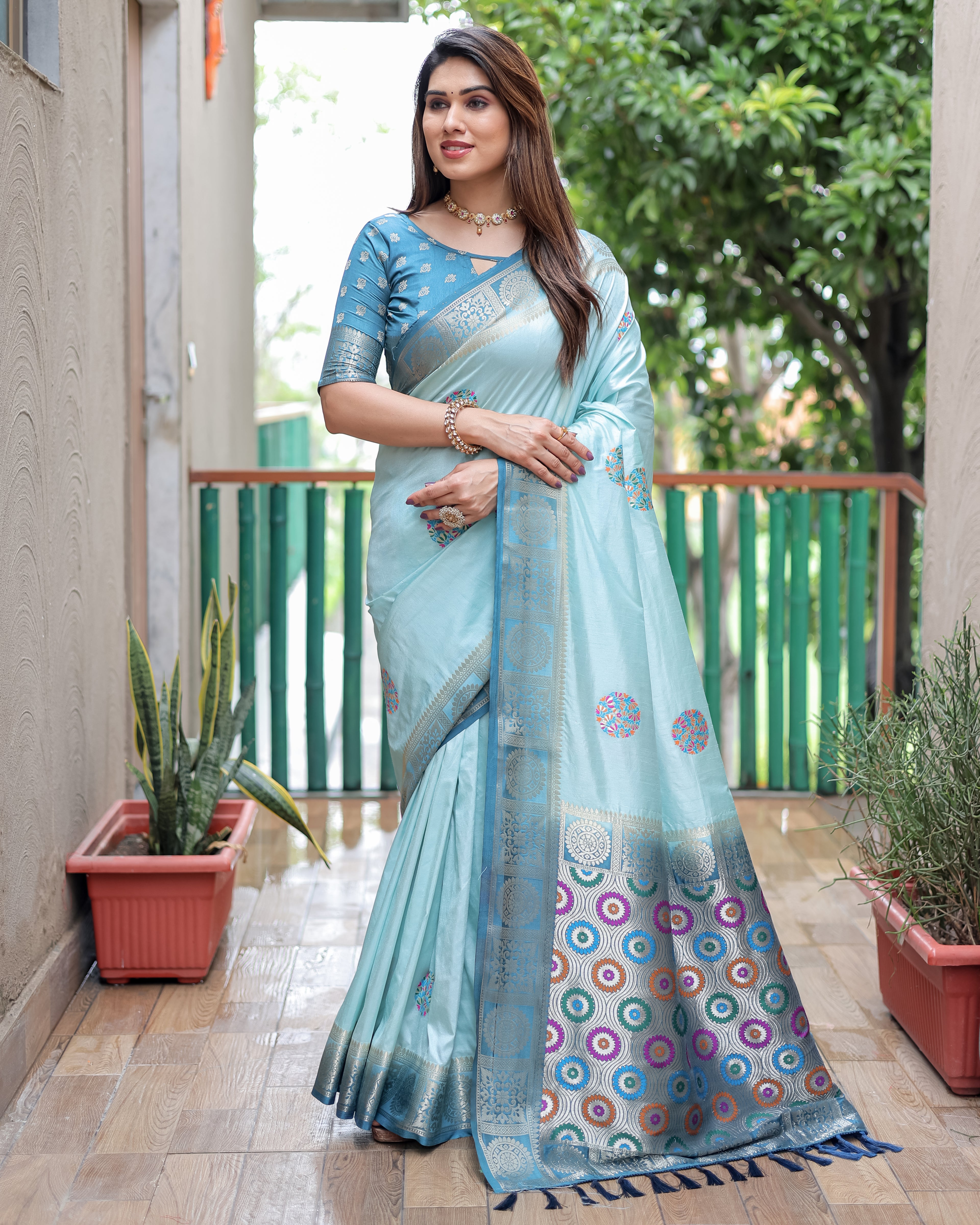 Dola Silk Saree with Contrast Border and Rich Pallu