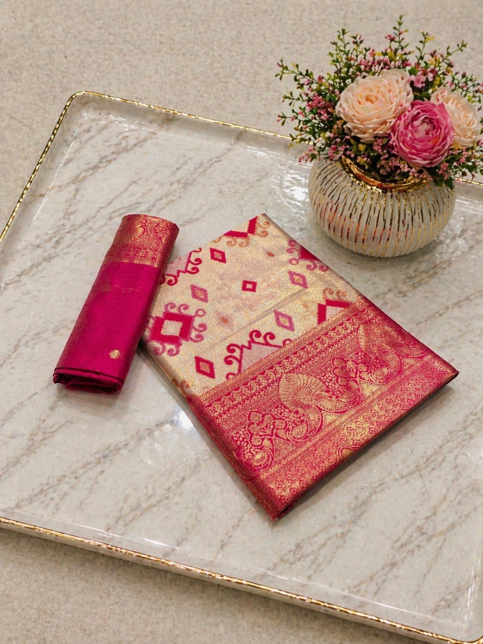 Elegant Silk Blend Saree With Traditional Zari Weaving