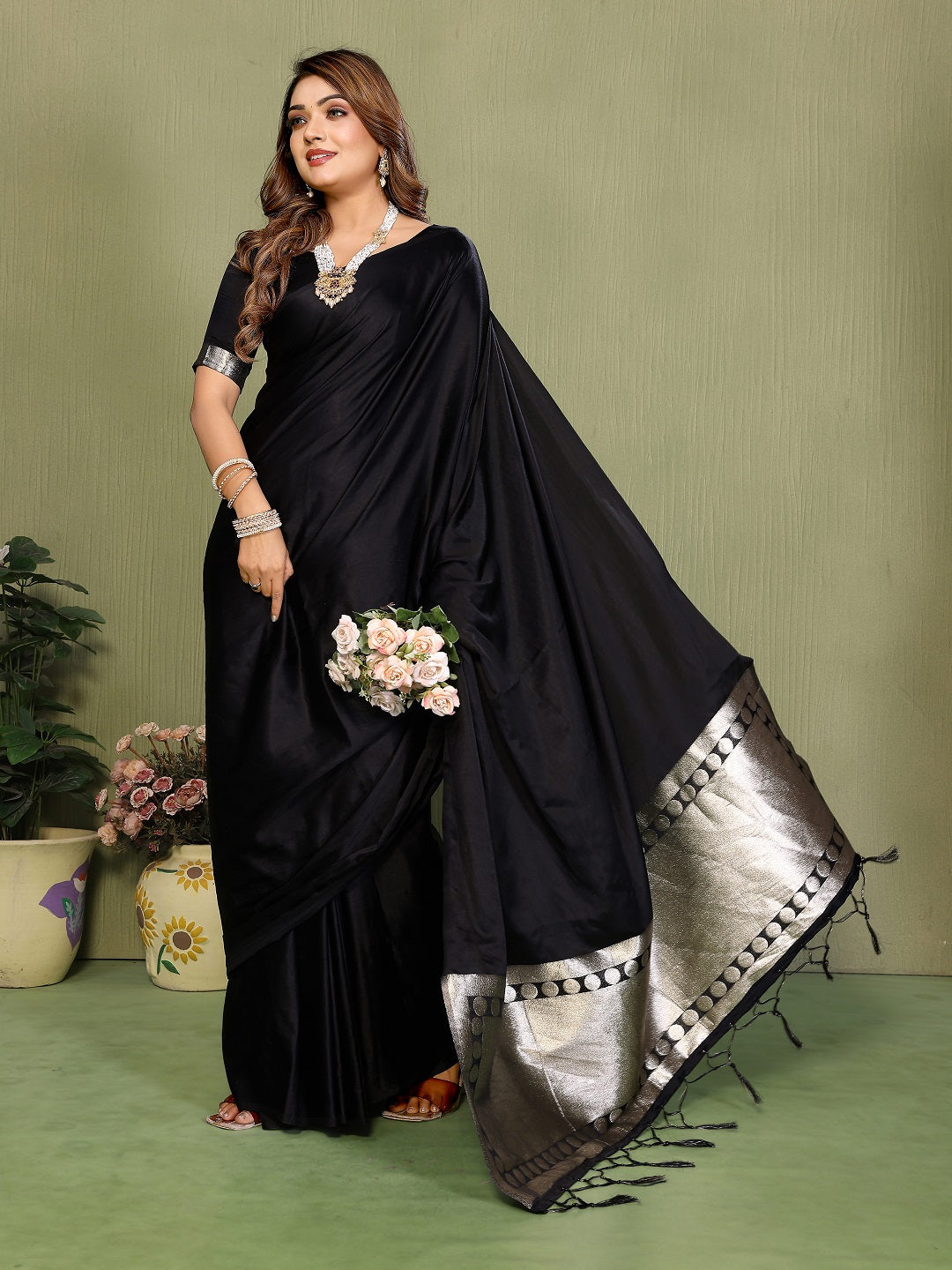 Lagadi Patta Soft Satin Silk Gala Pallu Saree