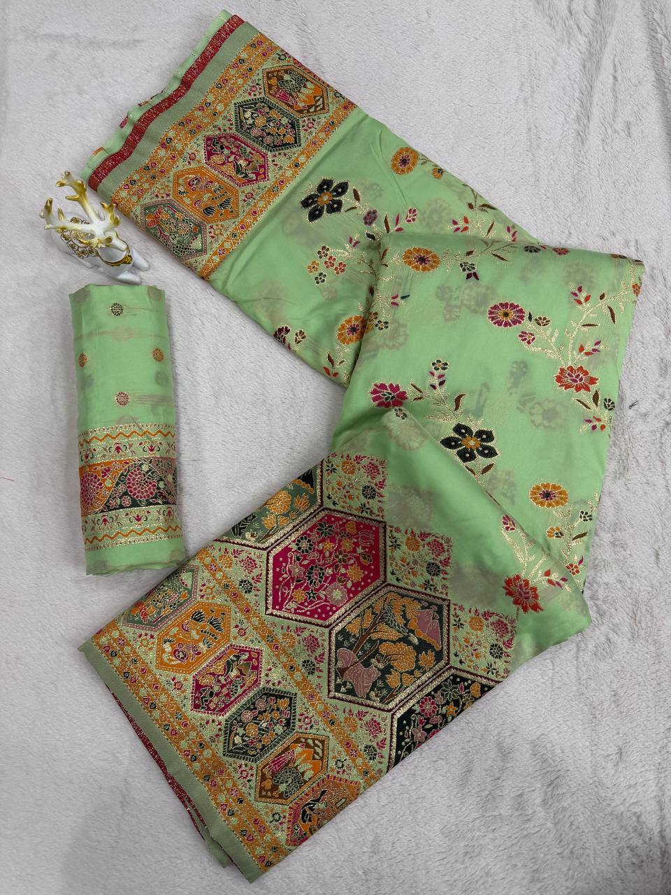 Traditional Rajwadi Zari Border Saree