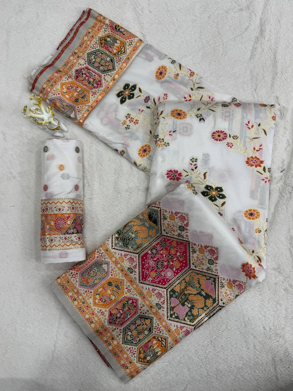 Traditional Rajwadi Zari Border Saree