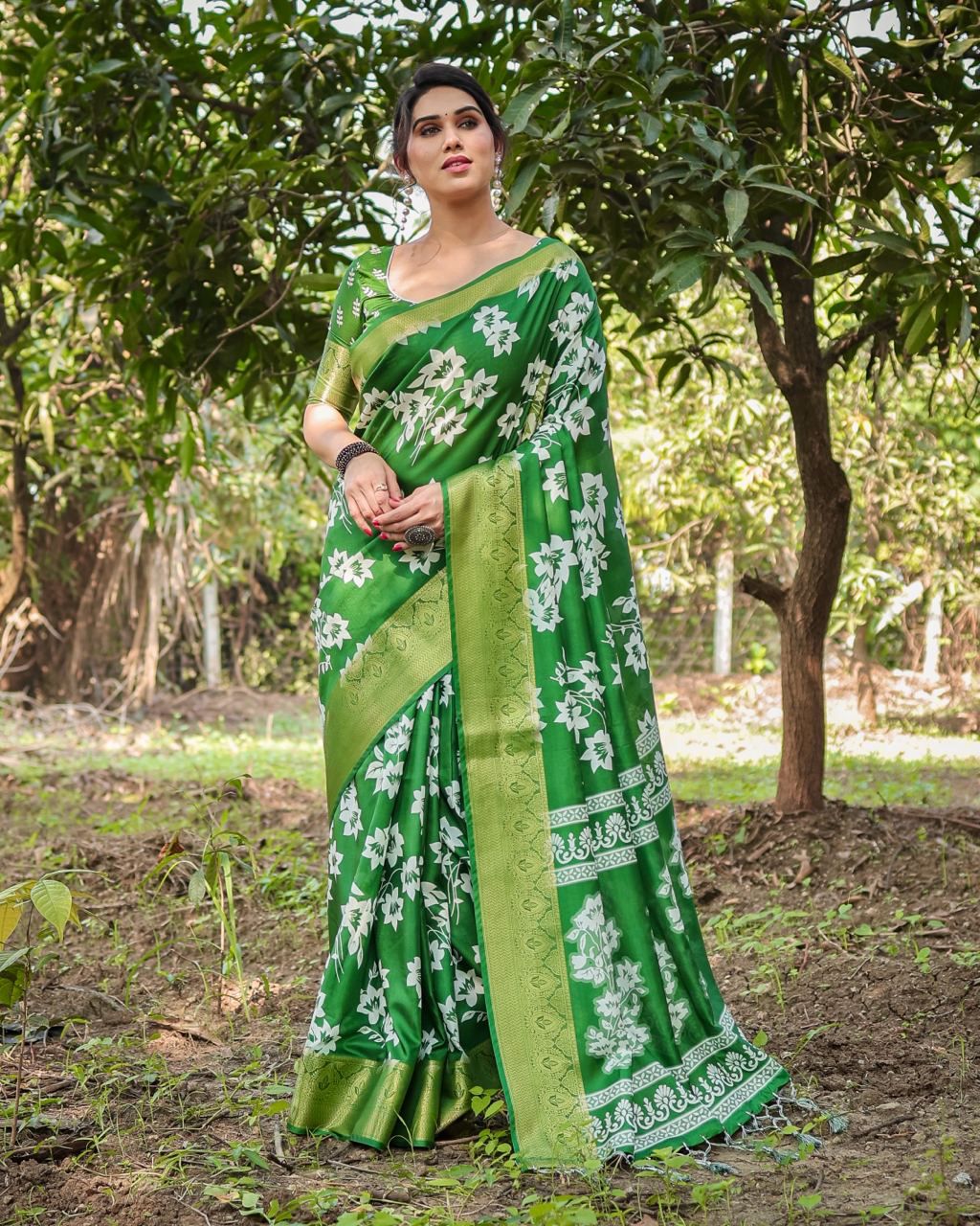 Demanding Printed Silk Perrot Color Saree