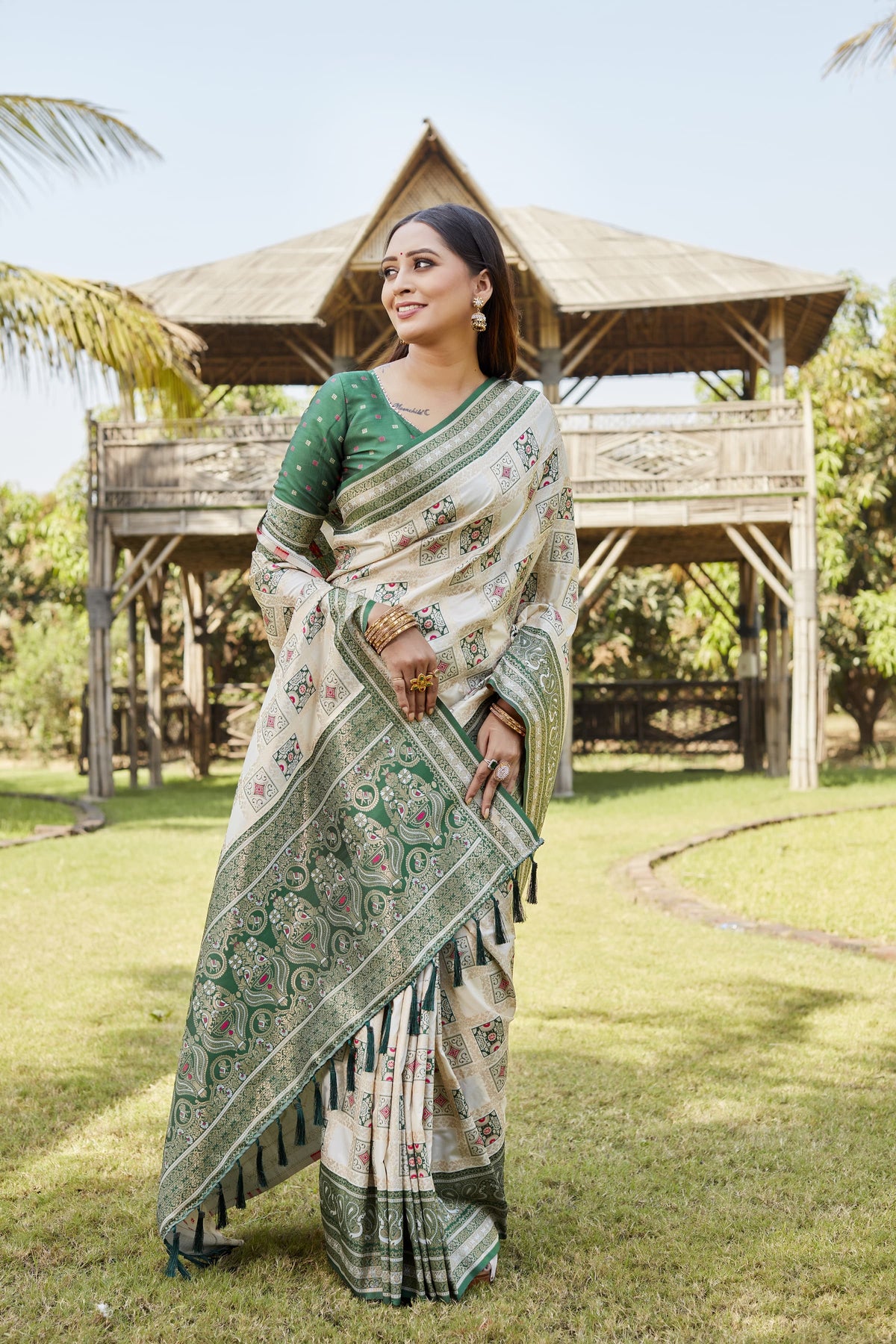 Glossy Kanjivaram Silk Green Color Saree