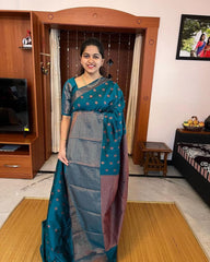 Unique Jaquard Rama Color Silk Saree